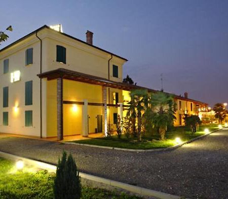 Hotel Gabarda Carpi Ngoại thất bức ảnh