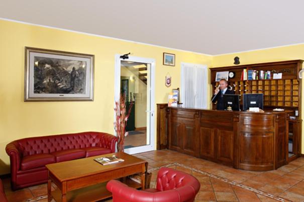 Hotel Gabarda Carpi Ngoại thất bức ảnh